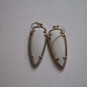 Kendra Scott Pearly white earrings
